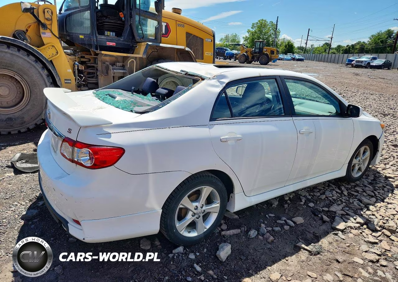 2012 Toyota Corolla S VIN:2T1BU4EE5CC868837 - 3