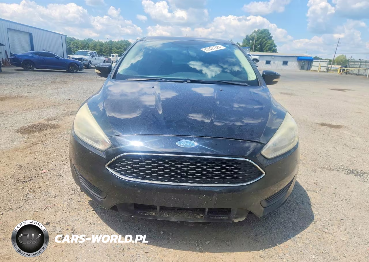 2016 Ford Focus Se VIN:1FADP3F20GL285577 - 5