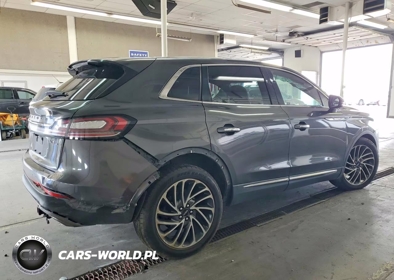 2019 Lincoln Nautilus Reserve VIN:2LMPJ8L9XKBL66506 - 3