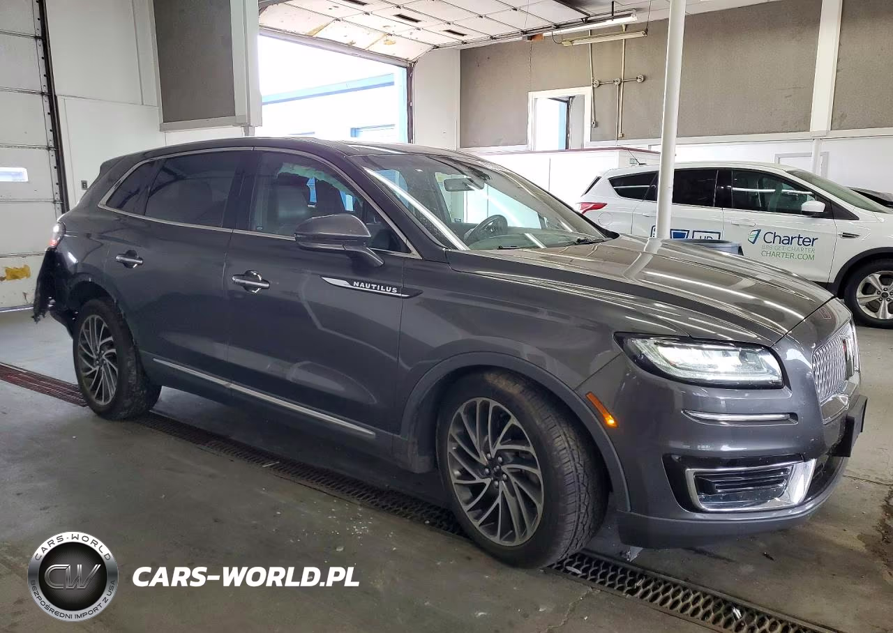 2019 Lincoln Nautilus Reserve VIN:2LMPJ8L9XKBL66506 - 4