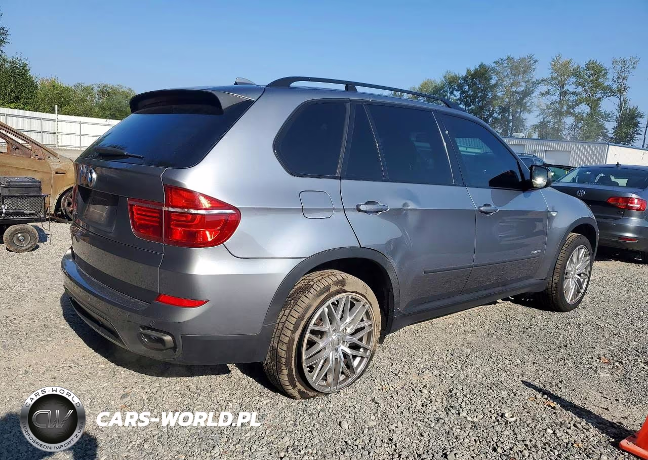 2011 BMW X5 xDrive50I VIN:5UXZV8C55BL417984 - 3