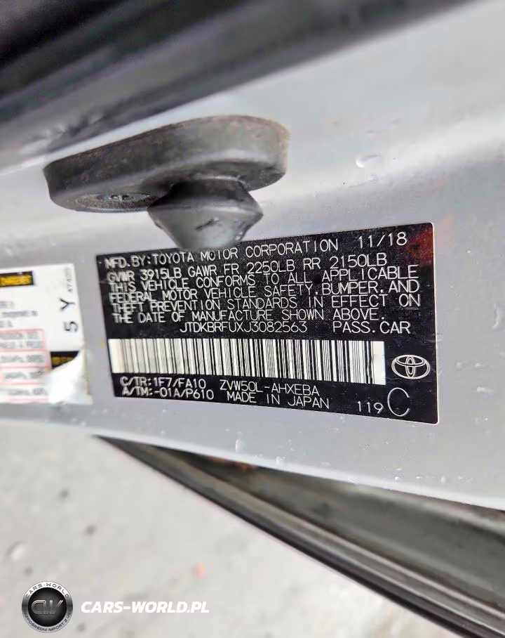 2018 Toyota Prius Two VIN:JTDKBRFUXJ3082563 - 12