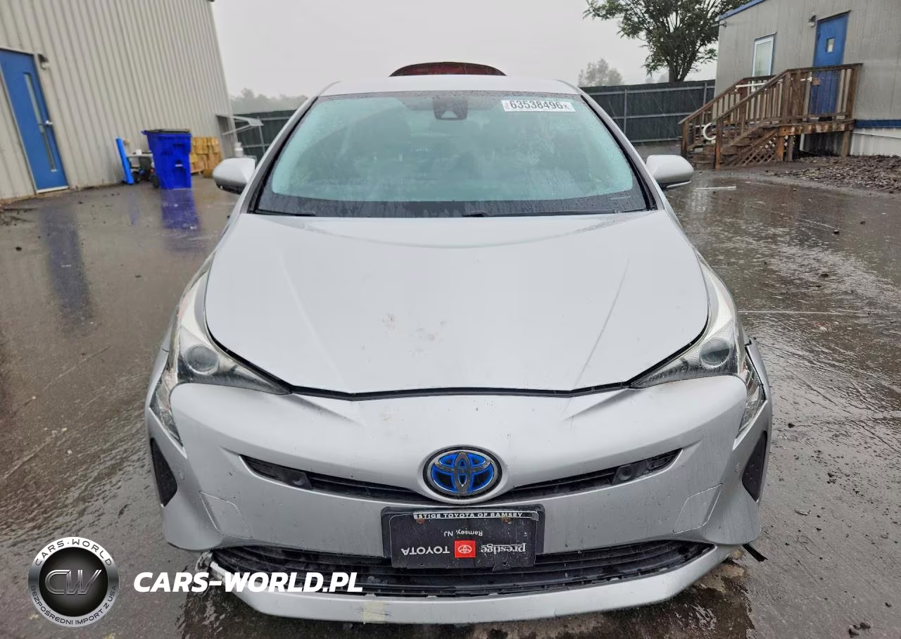 2018 Toyota Prius Two VIN:JTDKBRFUXJ3082563 - 5