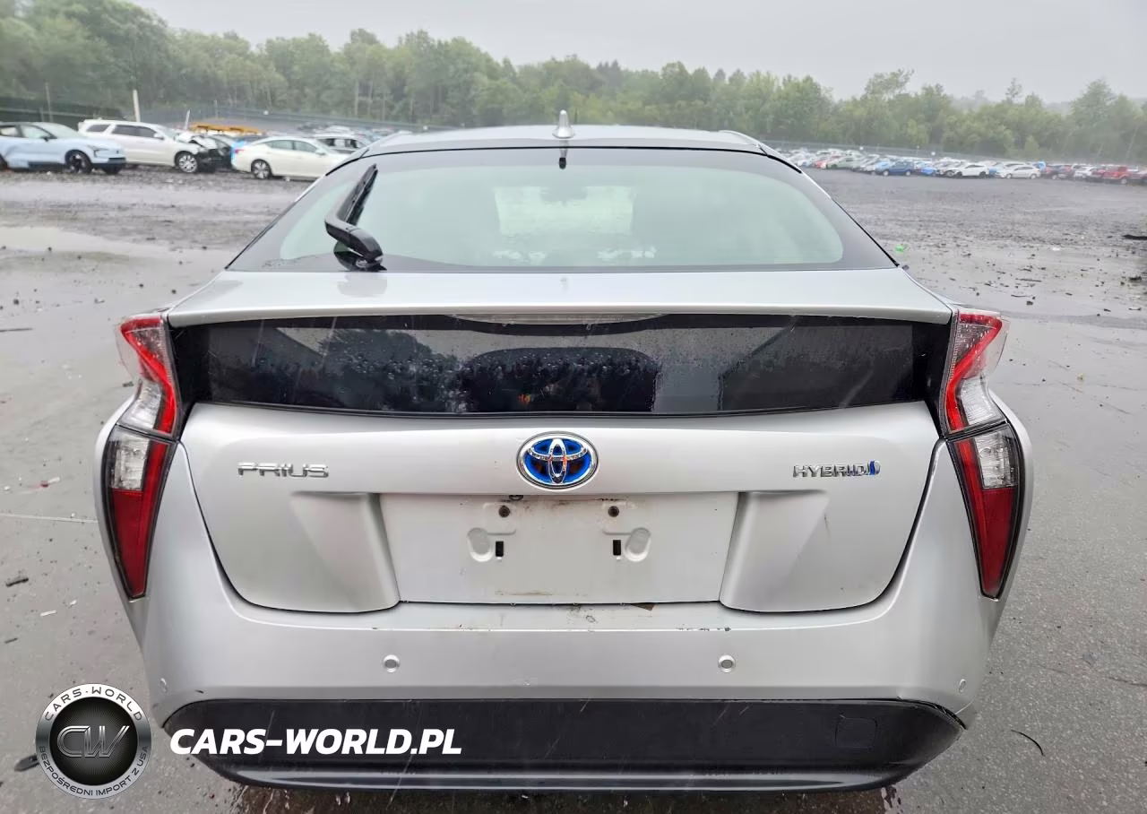 2018 Toyota Prius Two VIN:JTDKBRFUXJ3082563 - 6