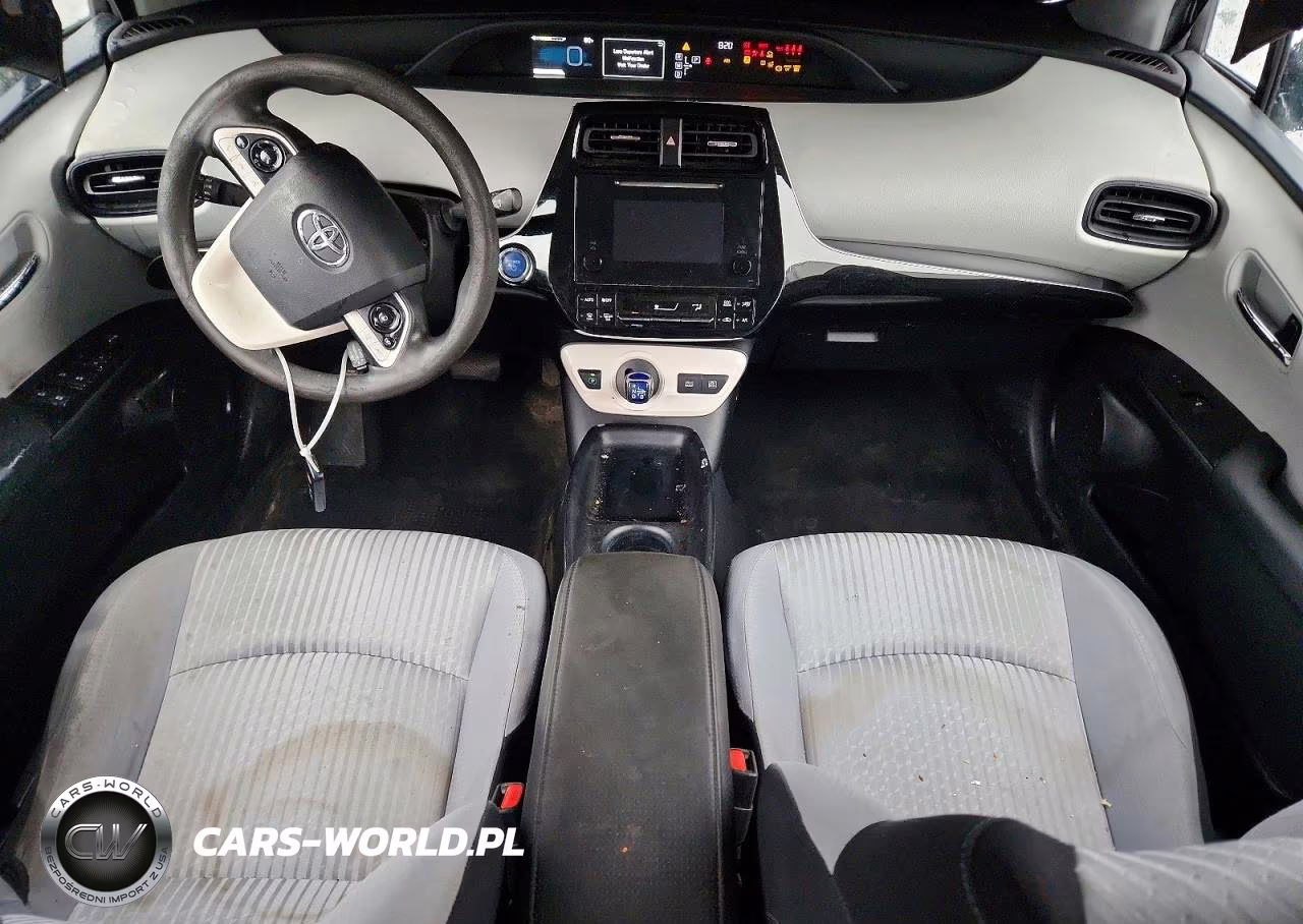 2018 Toyota Prius Two VIN:JTDKBRFUXJ3082563 - 8