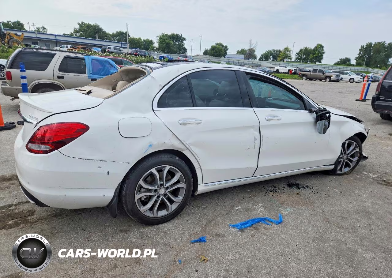 2016 Mercedes-Benz C 300 4Matic VIN:55SWF4KB5GU104962 - 3