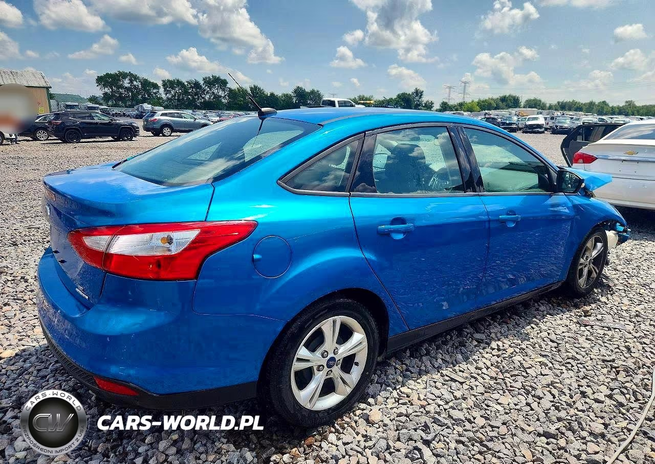 2014 Ford Focus Se VIN:1FADP3F27EL244926 - 3