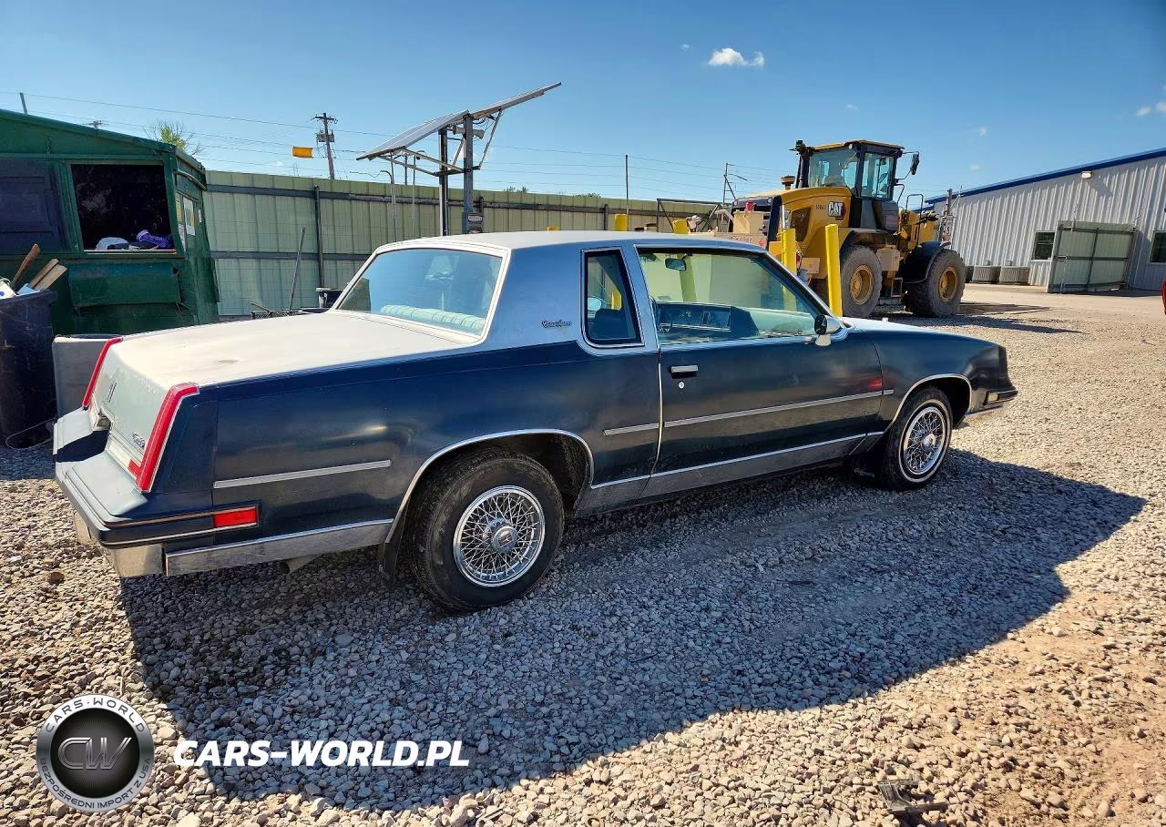 1982 Oldsmobile Cutlass Supreme VIN:2G3AR47A4C2386778 - 3