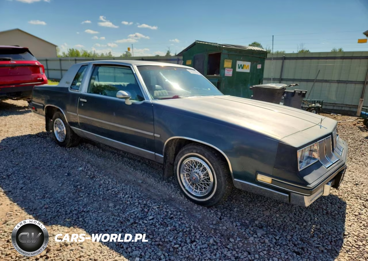 1982 Oldsmobile Cutlass Supreme VIN:2G3AR47A4C2386778 - 4