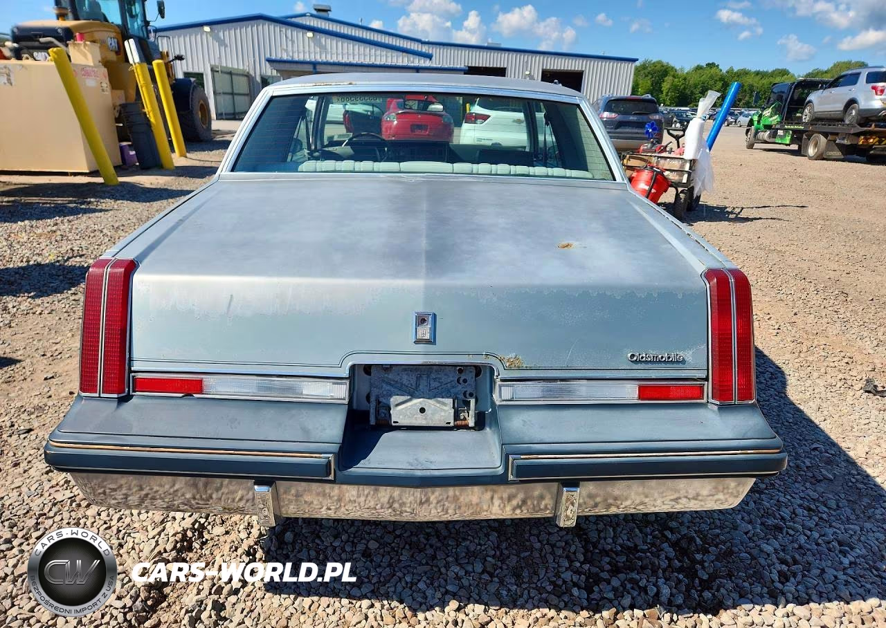 1982 Oldsmobile Cutlass Supreme VIN:2G3AR47A4C2386778 - 6