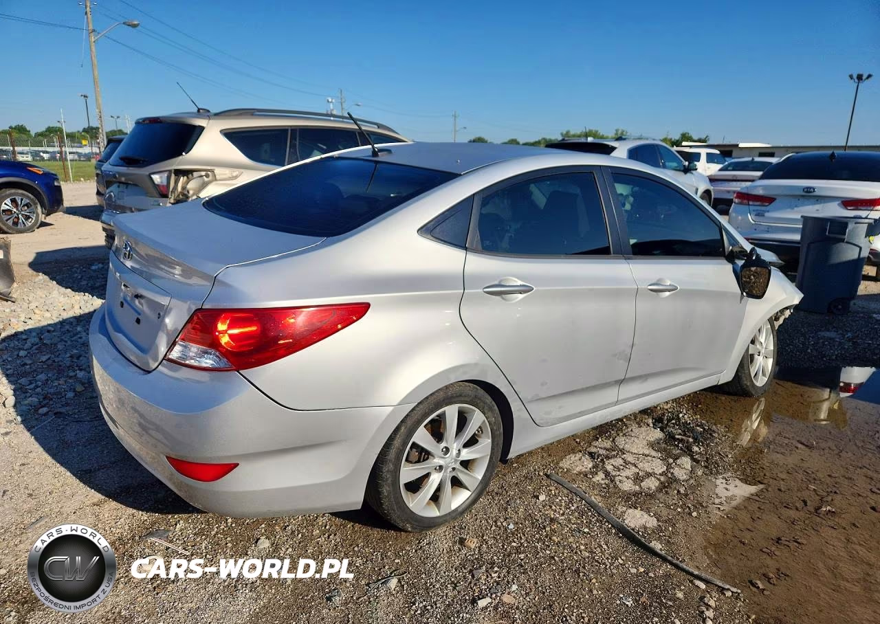 2014 Hyundai Accent Gls VIN:KMHCU4AE2EU752815 - 3