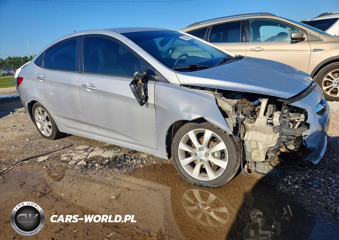 2014 Hyundai Accent Gls VIN:KMHCU4AE2EU752815 - 4