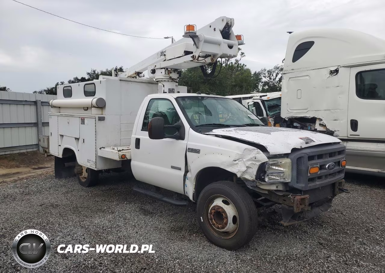 2005 Ford F550 Super Duty Bucket Truck VIN:1FDAF56P15EC71806 - 4