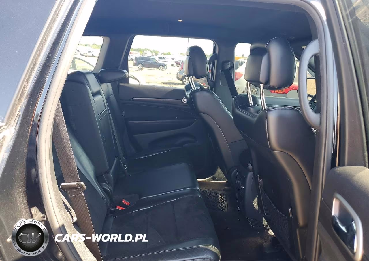 2018 Jeep Grand Cherokee Laredo VIN:1C4RJFAG9JC324468 - 11