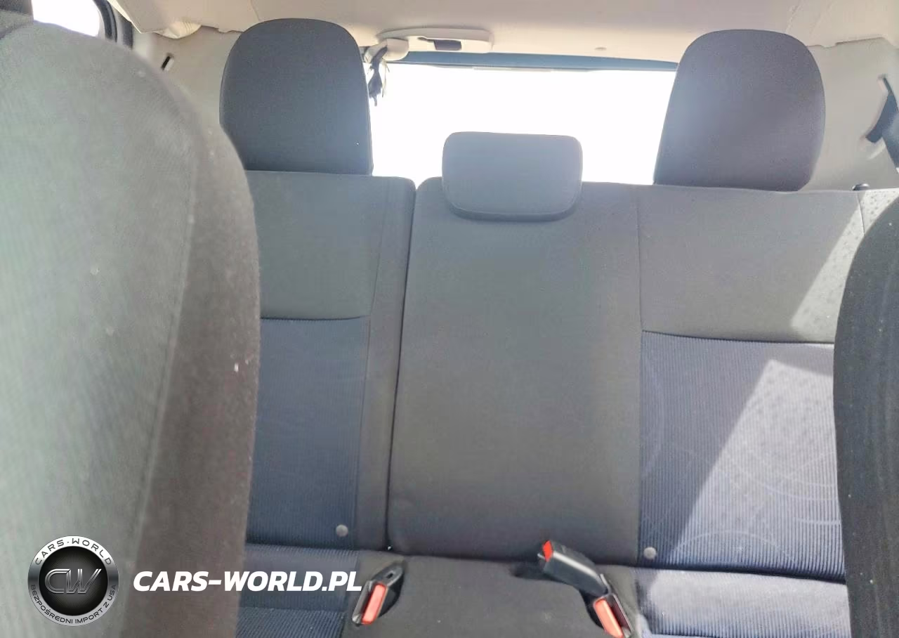2015 Toyota Prius C Two VIN:JTDKDTB31F1110709 - 10