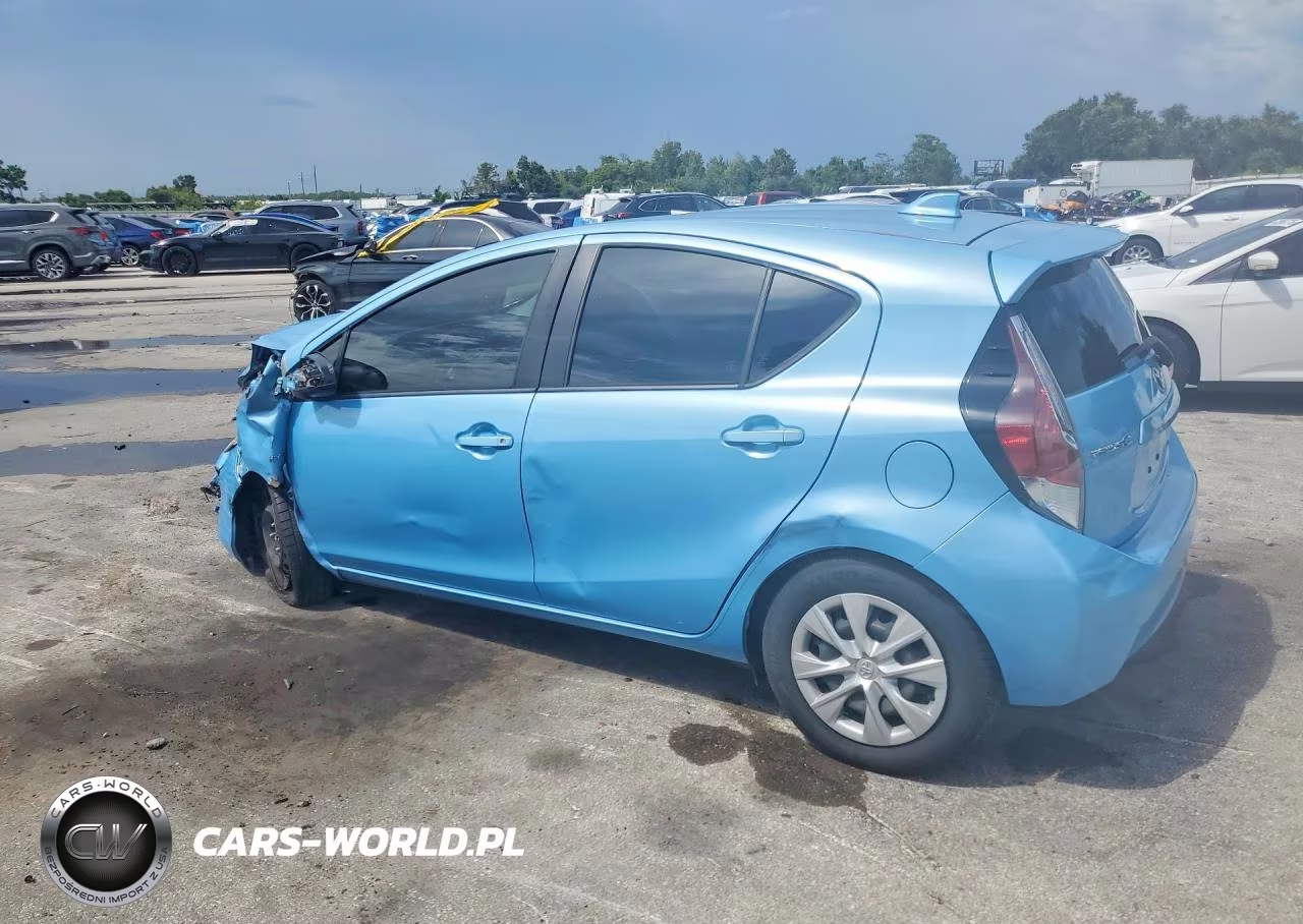2015 Toyota Prius C Two VIN:JTDKDTB31F1110709 - 2