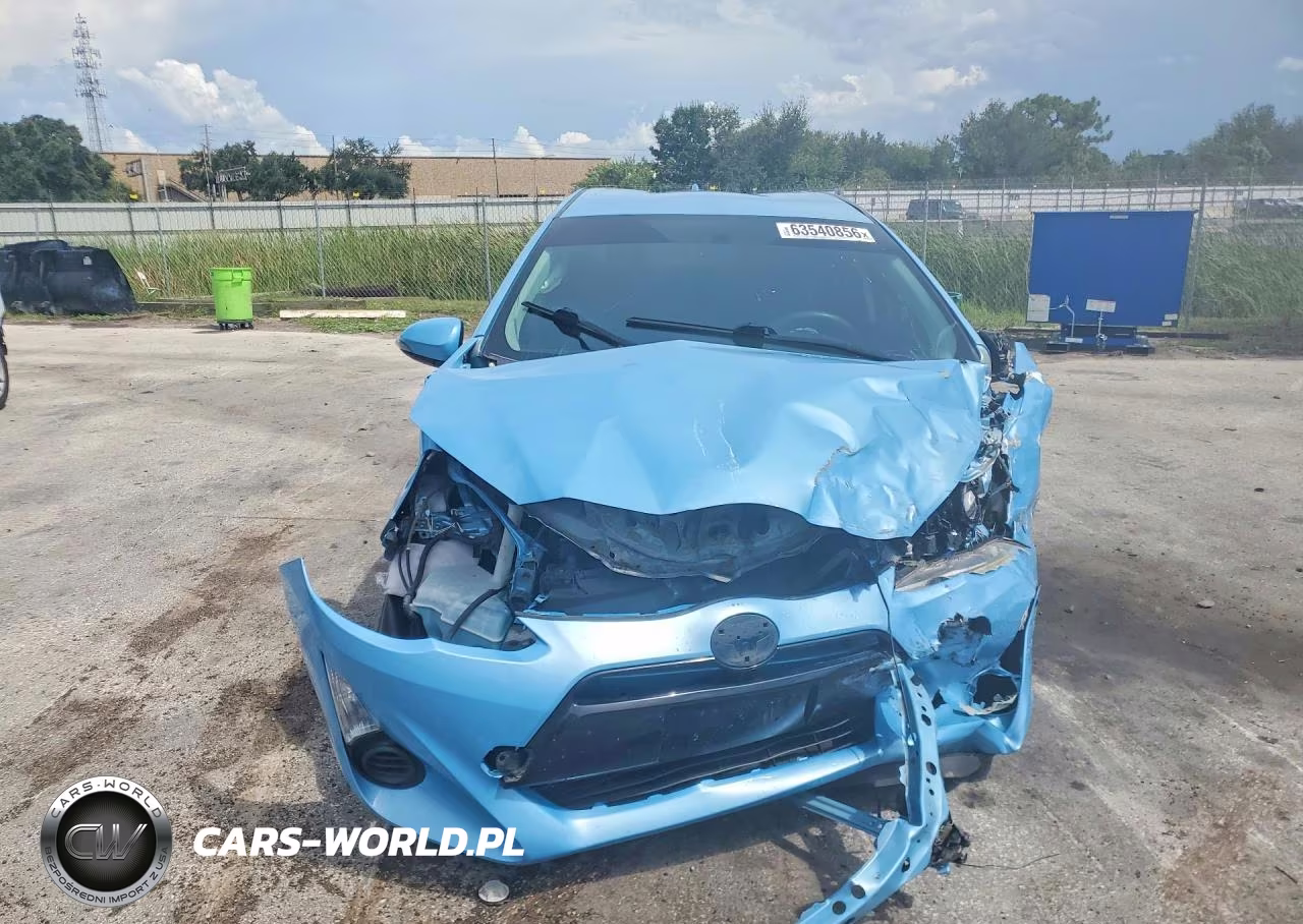 2015 Toyota Prius C Two VIN:JTDKDTB31F1110709 - 5
