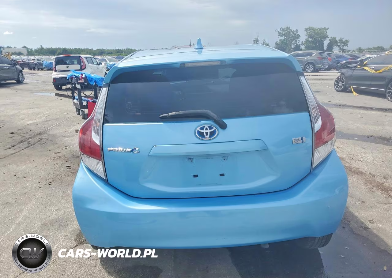 2015 Toyota Prius C Two VIN:JTDKDTB31F1110709 - 6