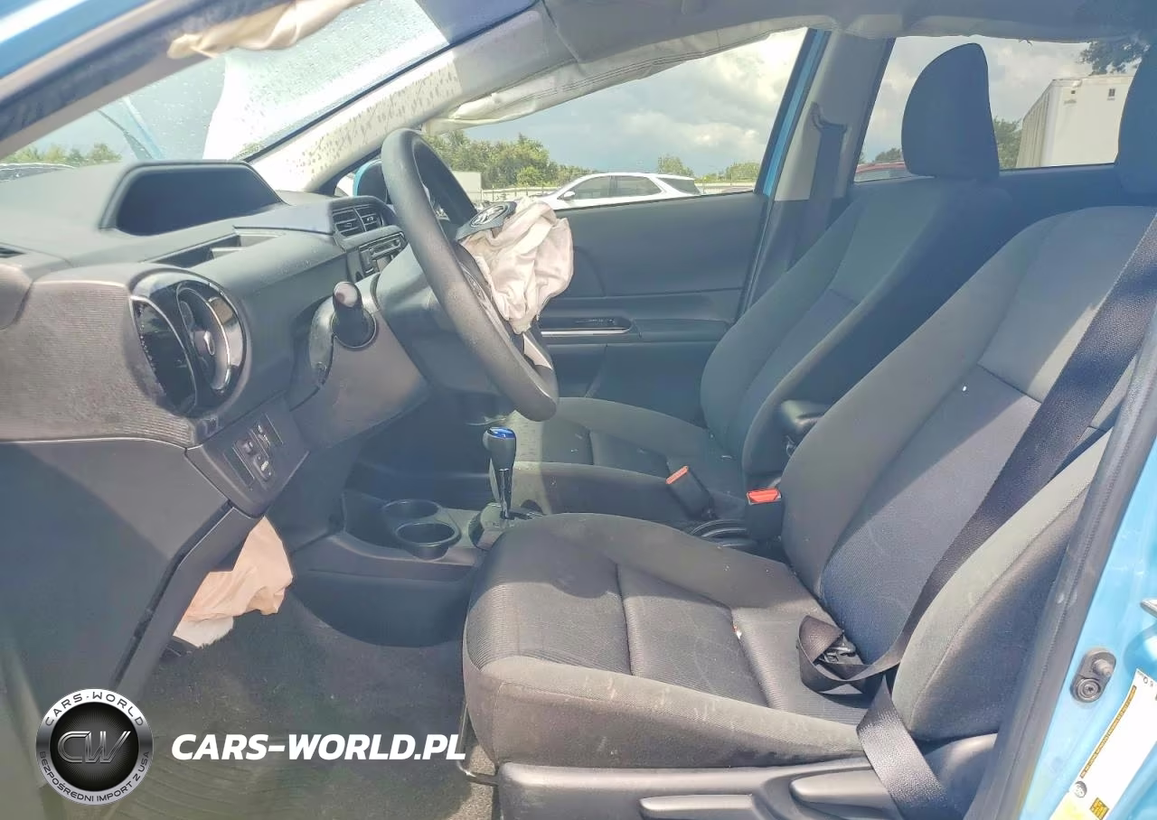 2015 Toyota Prius C Two VIN:JTDKDTB31F1110709 - 7