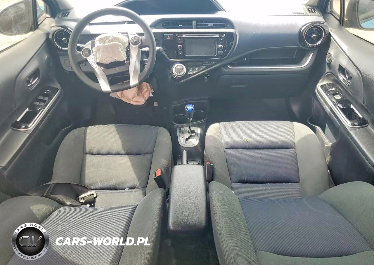 2015 Toyota Prius C Two VIN:JTDKDTB31F1110709 - 8