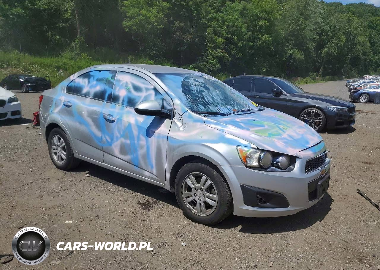 2015 Chevrolet Sonic Lt VIN:1G1JC5SH3F4183612 - 4