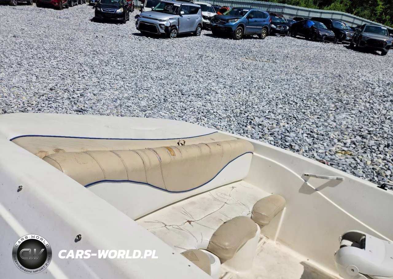 2004 Glastron Boat VIN:GLA44407F404 - 6