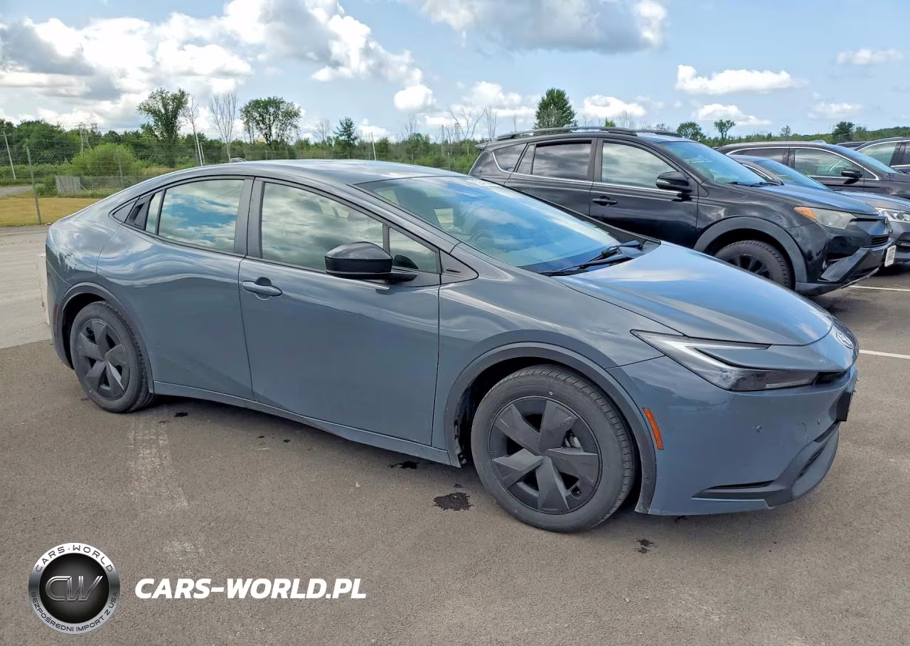 2023 Toyota Prius Le VIN:JTDACAAU6P3007286 - 4