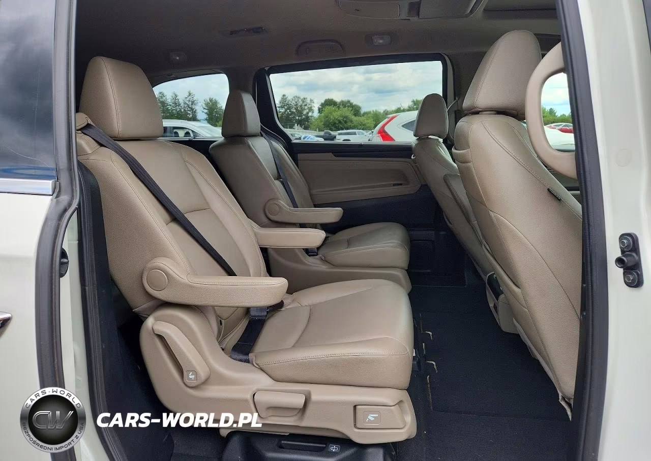 2018 Honda Odyssey Elite VIN:5FNRL6H93JB024347 - 11