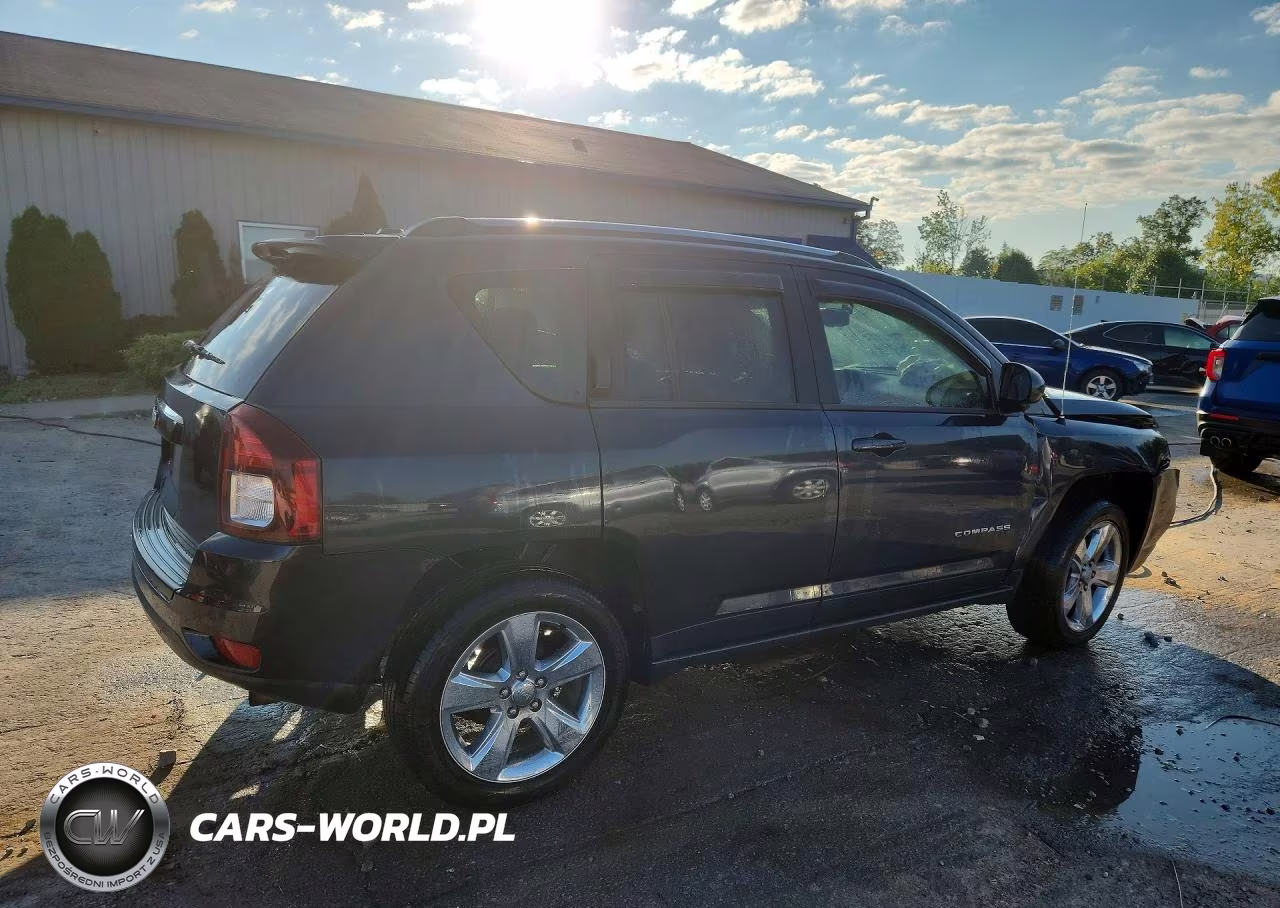 2014 Jeep Compass Latitude VIN:1C4NJCEA9ED647552 - 3