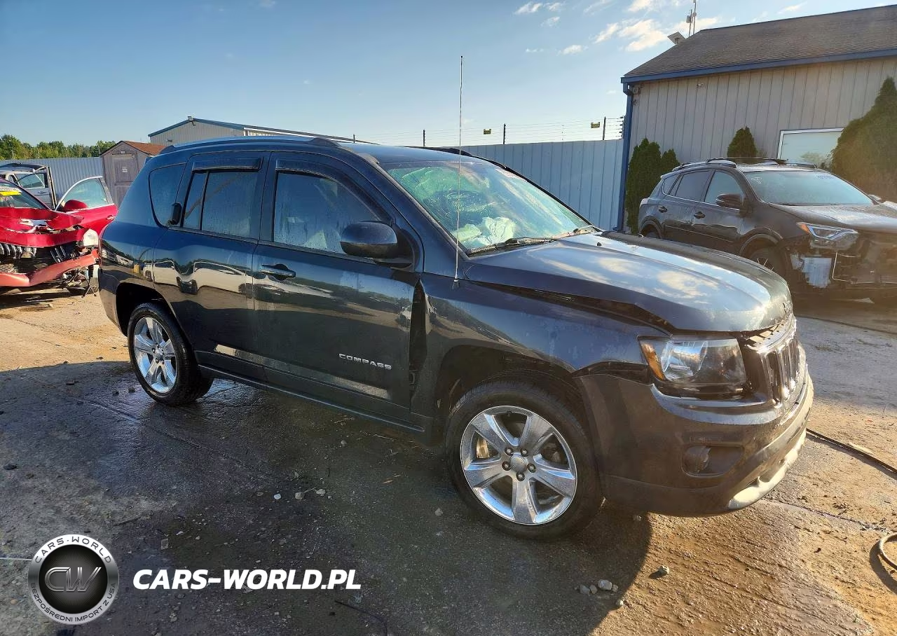 2014 Jeep Compass Latitude VIN:1C4NJCEA9ED647552 - 4