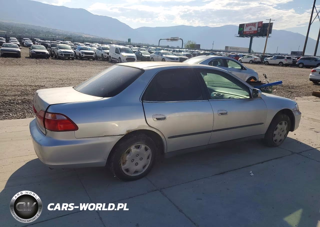 2000 Honda Accord Lx VIN:JHMCG6655YC007999 - 3