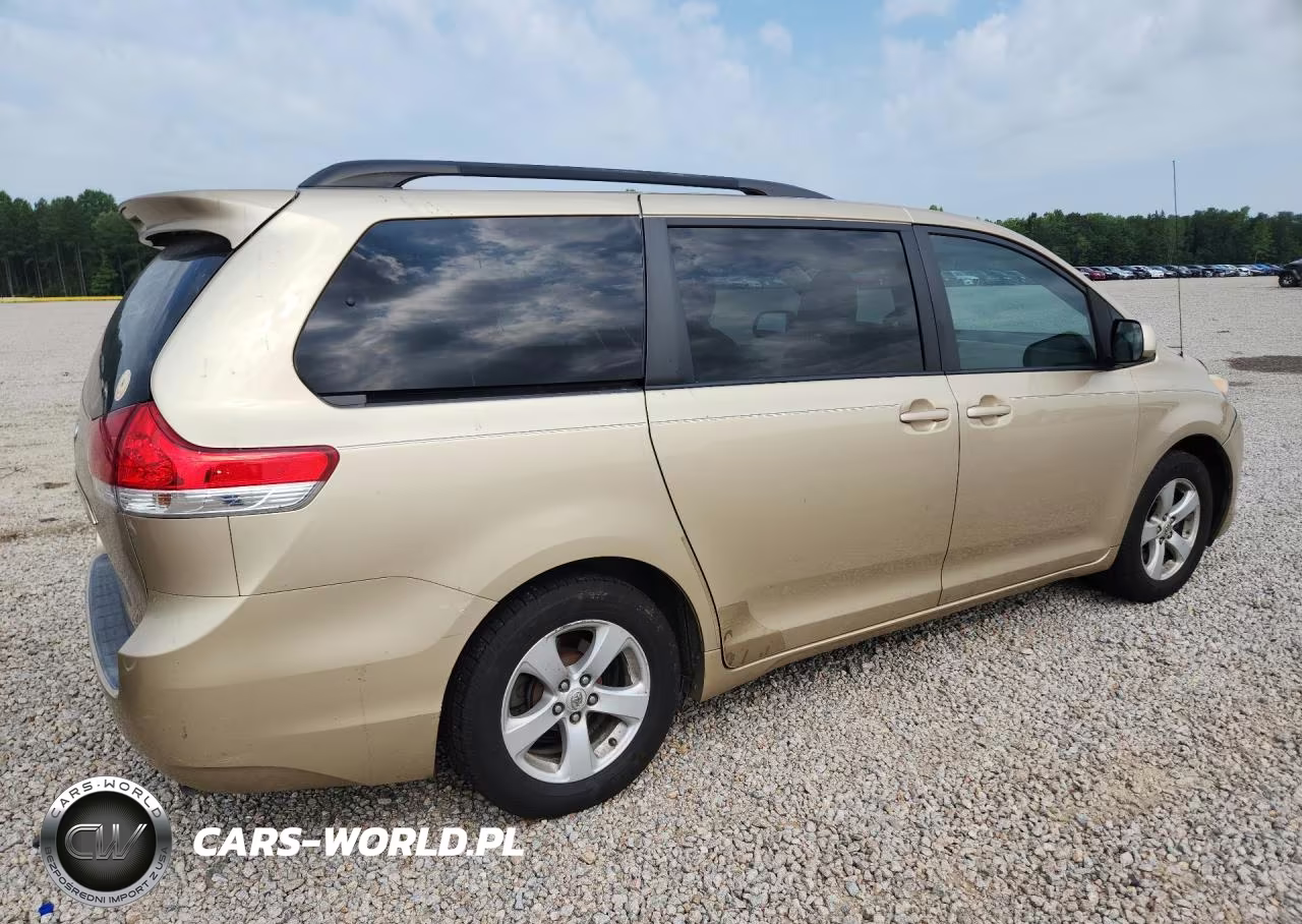 2011 Toyota Sienna Le VIN:5TDKK3DC6BS066934 - 3