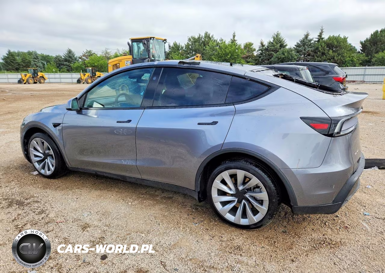2026 Tesla Model Y VIN:7SAYGDEE7TF327272 - 2