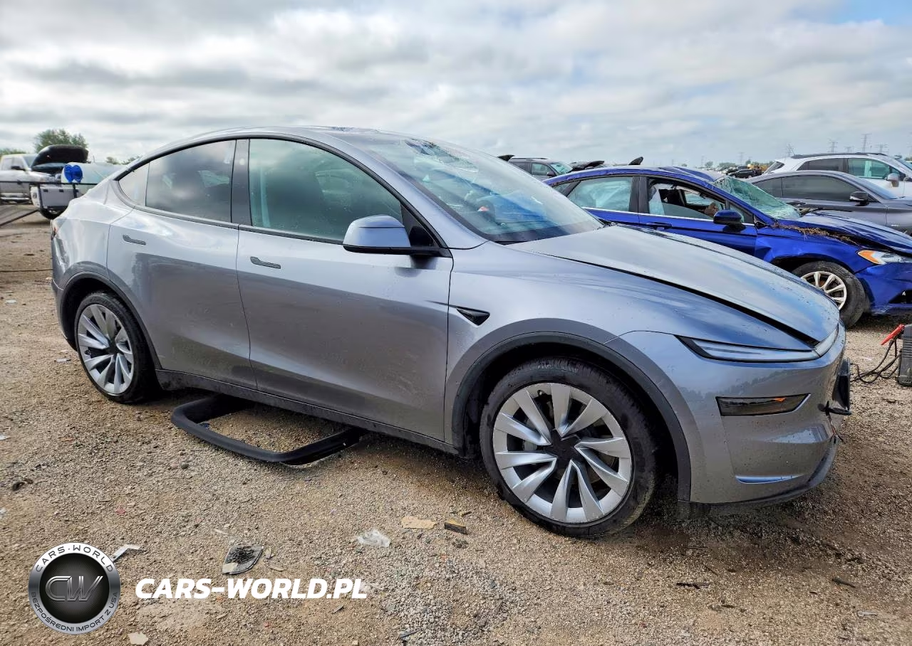 2026 Tesla Model Y VIN:7SAYGDEE7TF327272 - 4