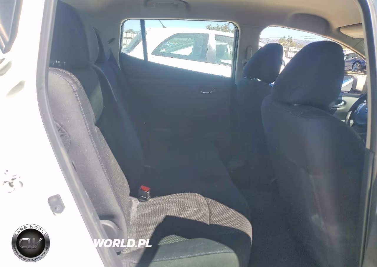 2016 Nissan Leaf S VIN:1N4AZ0CP5GC303082 - 10