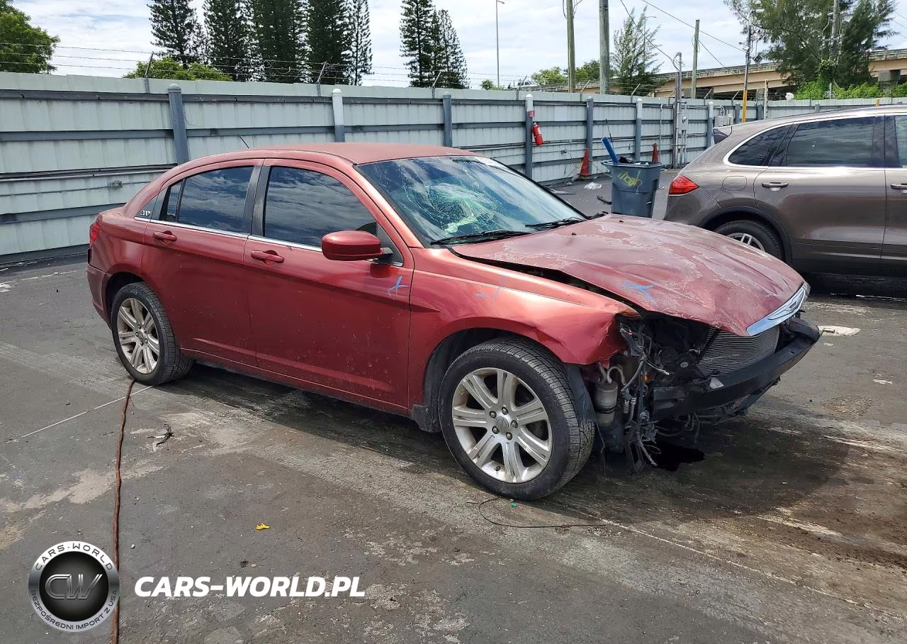 2013 Chrysler 200 Lx VIN:1C3CCBAB2DN697880 - 4
