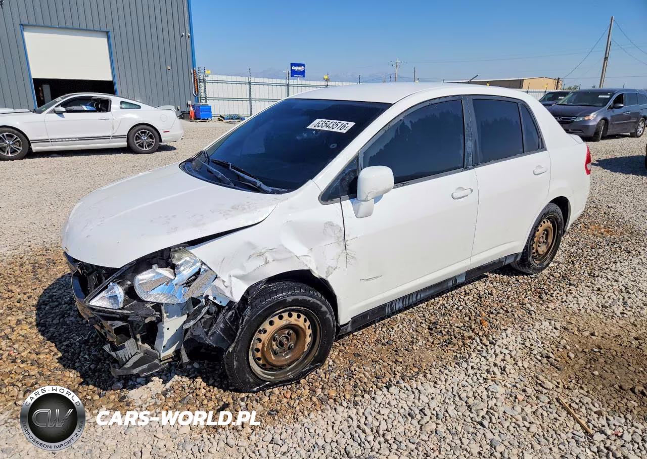2011 Nissan Versa 1.8 S