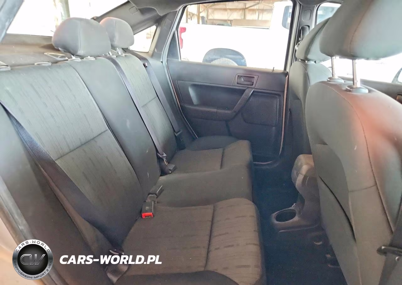 2010 Ford Focus Se VIN:1FAHP3FN6AW269983 - 10