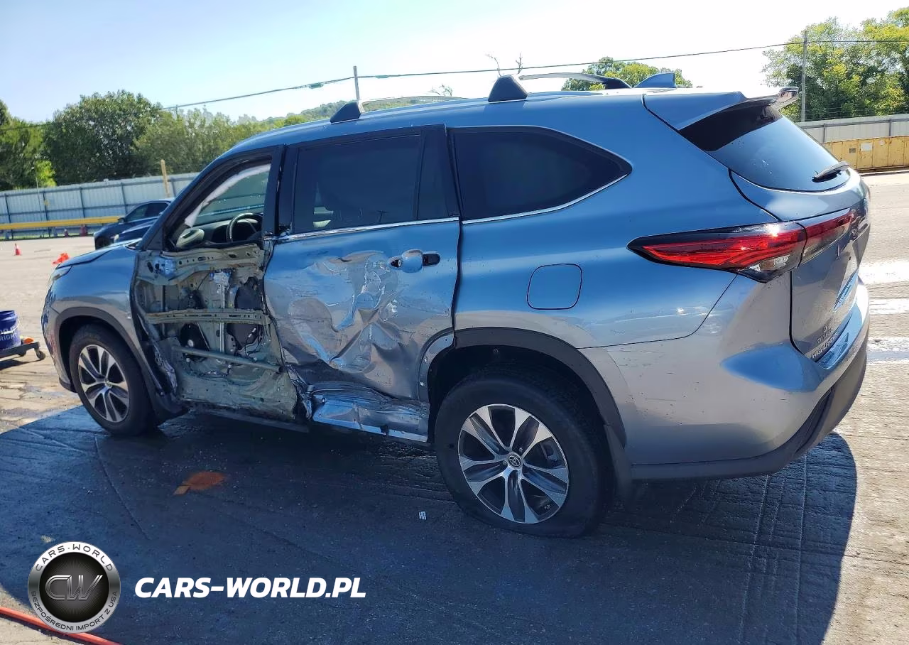 2021 Toyota Highlander Xle VIN:5TDHZRBH3MS134875 - 2