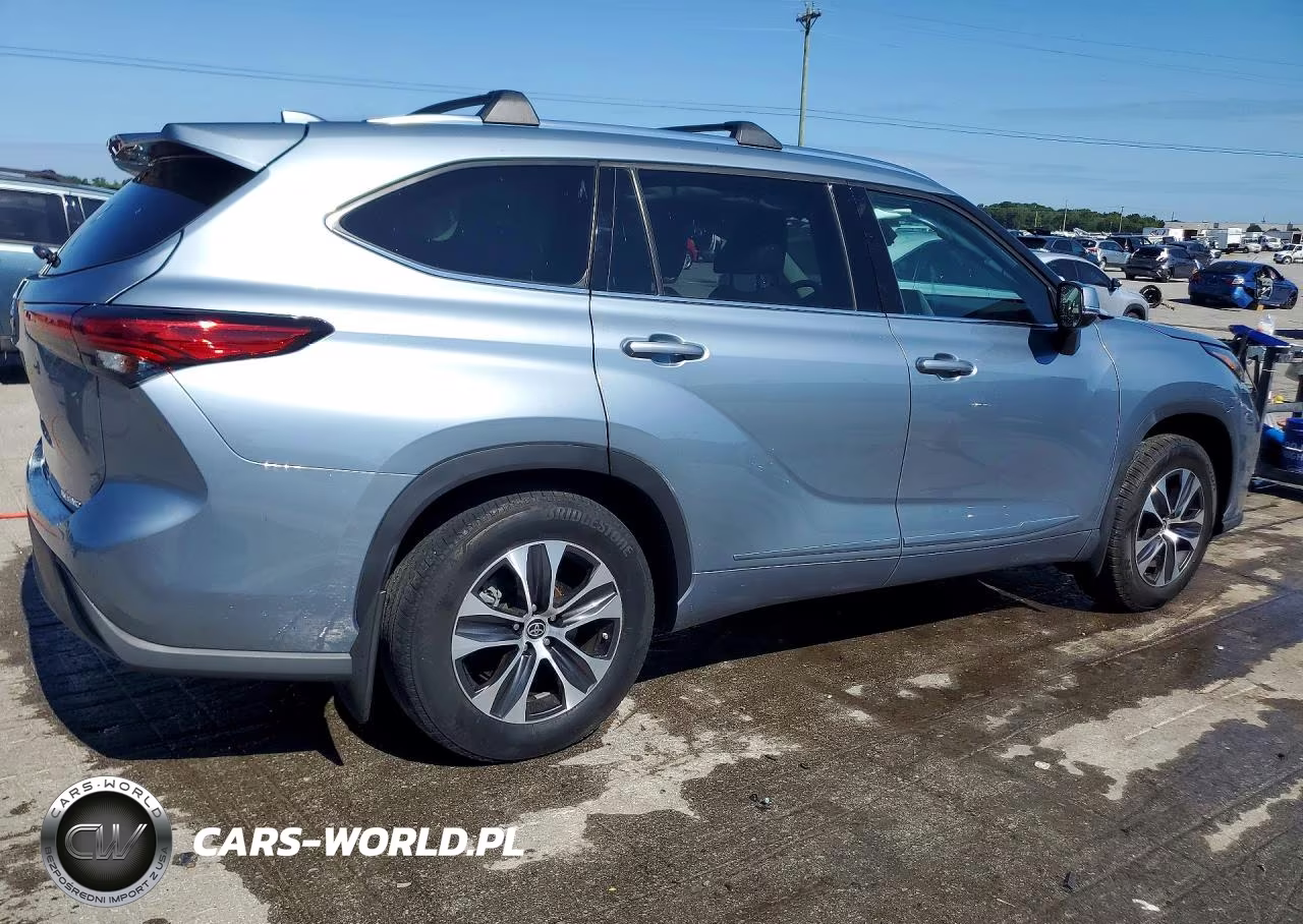 2021 Toyota Highlander Xle VIN:5TDHZRBH3MS134875 - 3