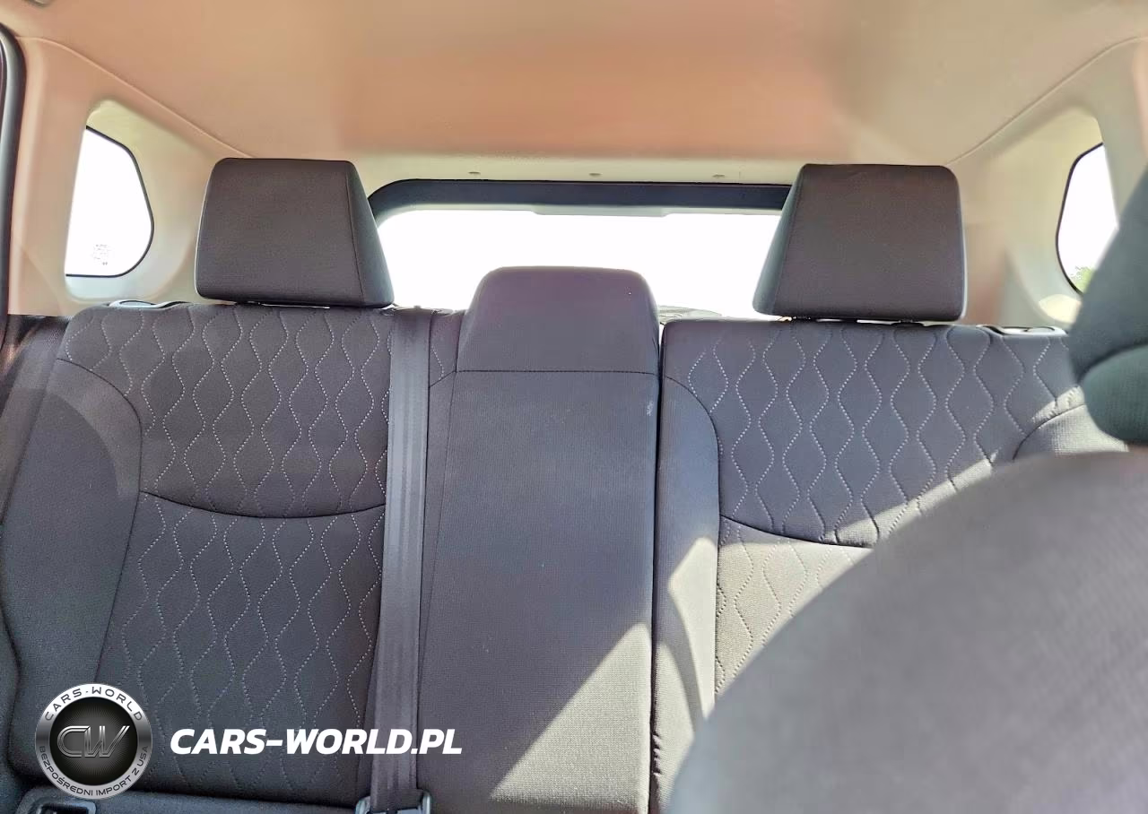 2022 Toyota Corolla Cross Le VIN:7MUCAAAG1NV033675 - 10