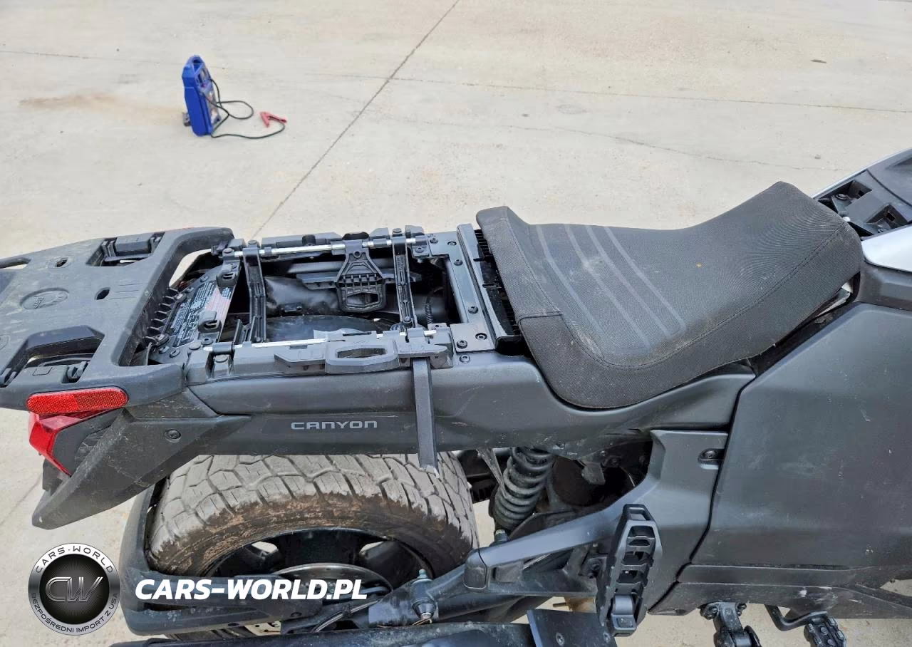 2025 Can-Am Canyon Motorcycle VIN:2BXBKDD25SV000095 - 6