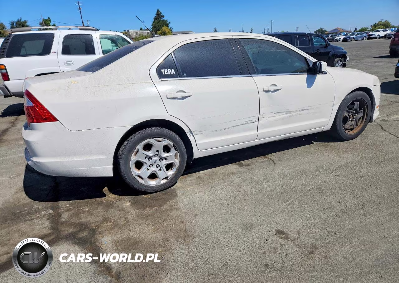 2010 Ford Fusion Se VIN:3FAHP0HA1AR301427 - 3