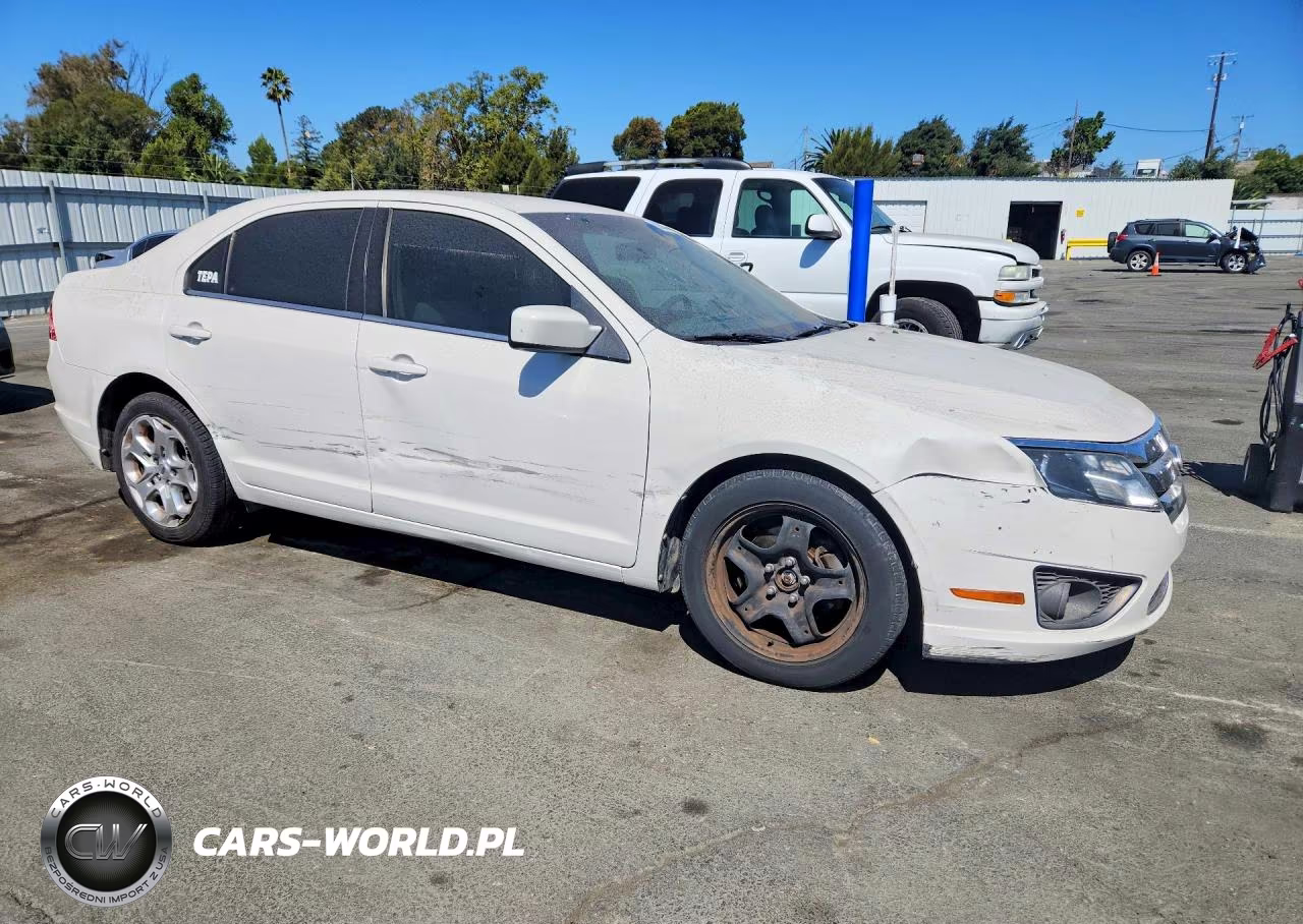 2010 Ford Fusion Se VIN:3FAHP0HA1AR301427 - 4