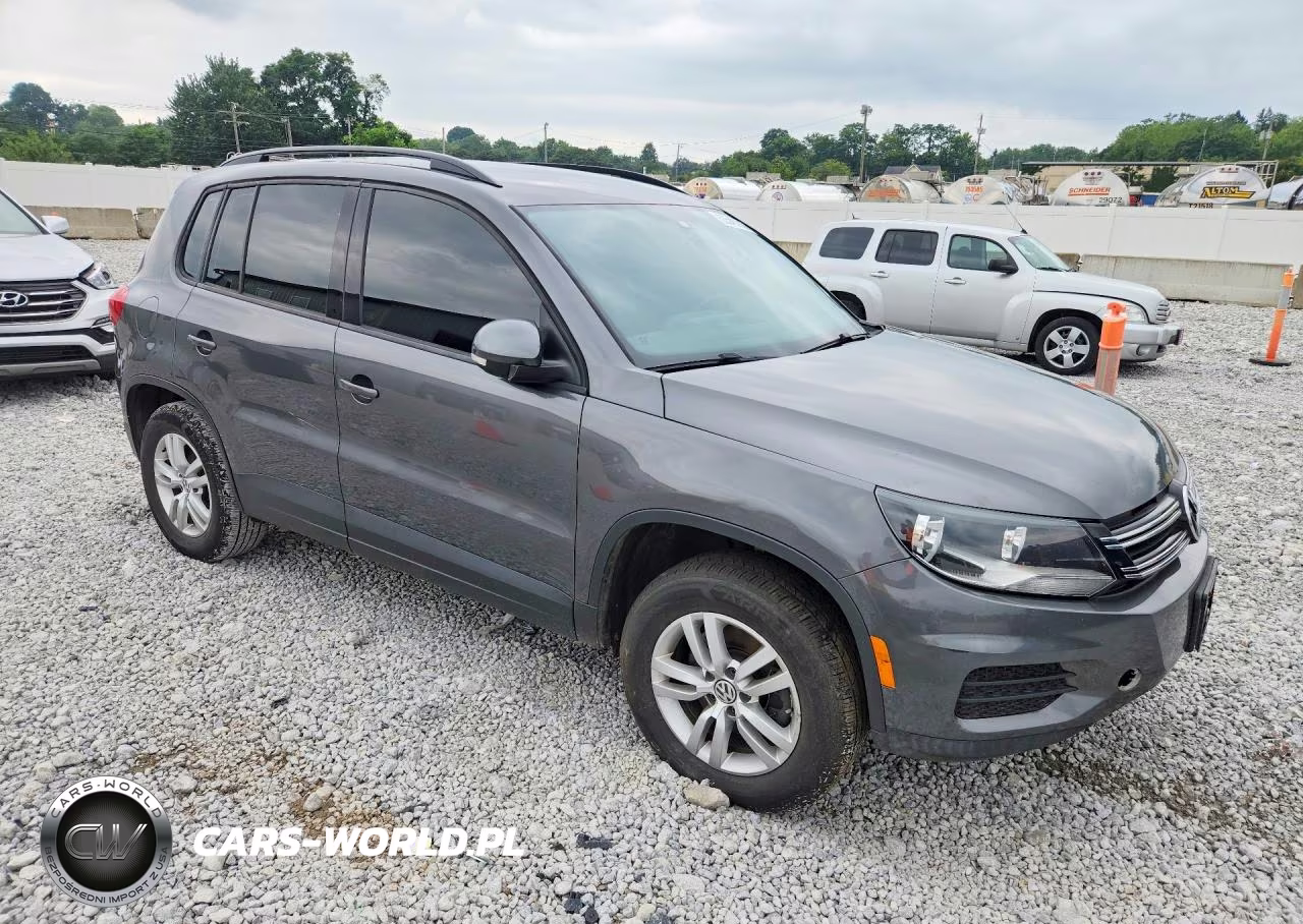 2016 Volkswagen Tiguan S VIN:WVGAV7AX3GW585816 - 4