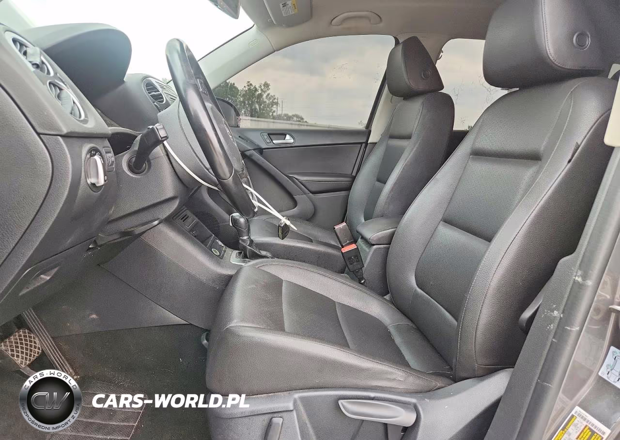 2016 Volkswagen Tiguan S VIN:WVGAV7AX3GW585816 - 7