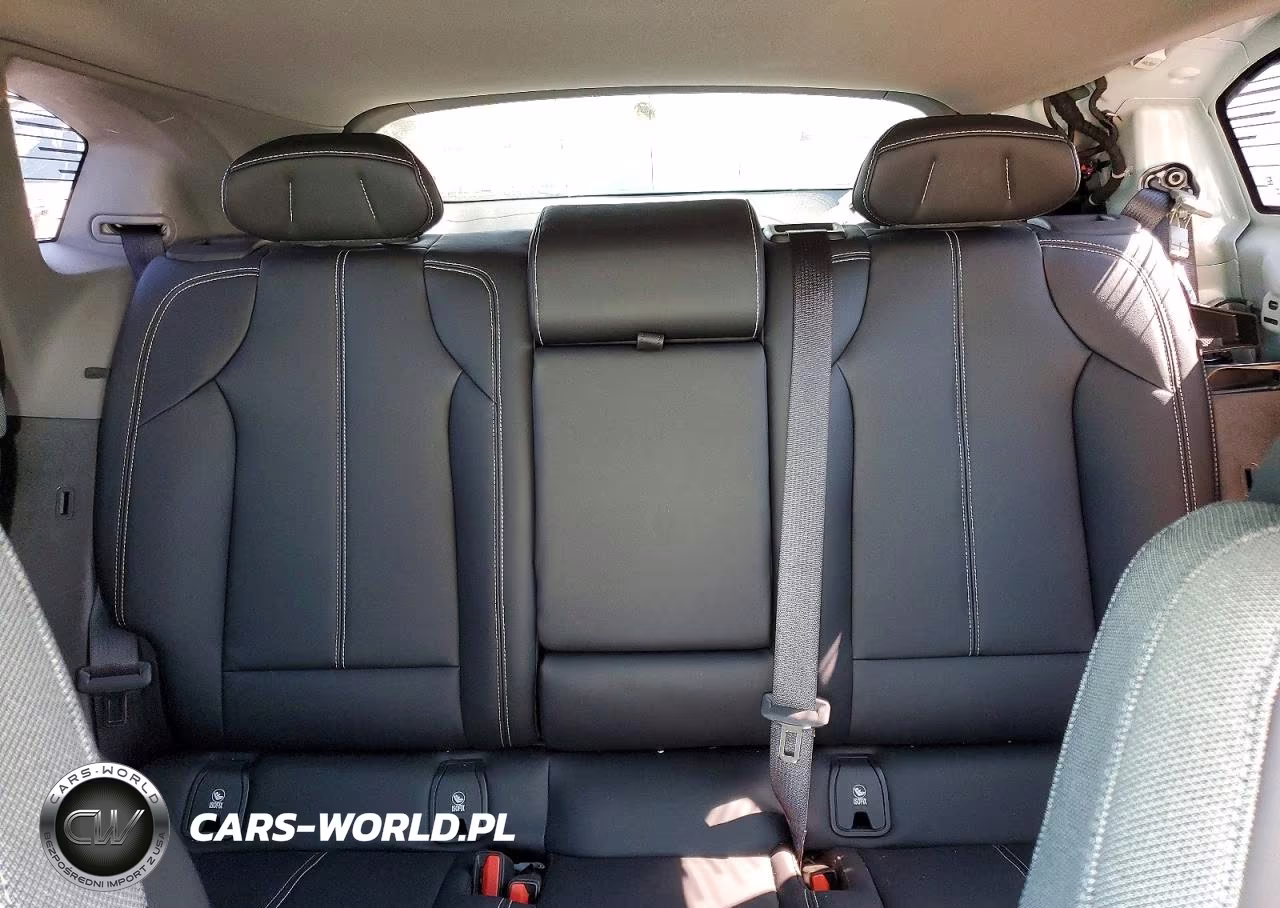 2025 Cadillac Optiq Sport VIN:3GYK3EMR6SS200909 - 10