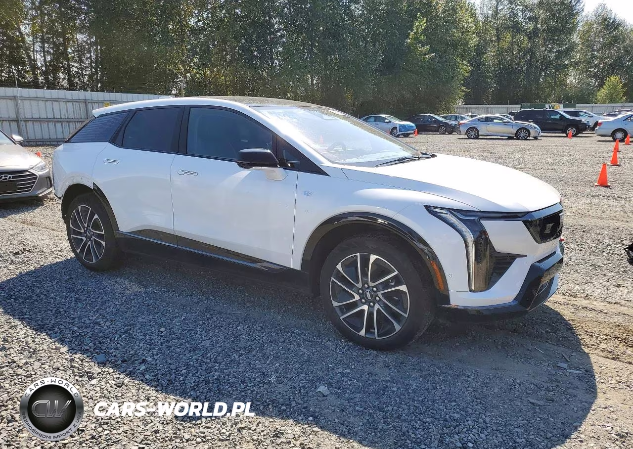 2025 Cadillac Optiq Sport VIN:3GYK3EMR6SS200909 - 4