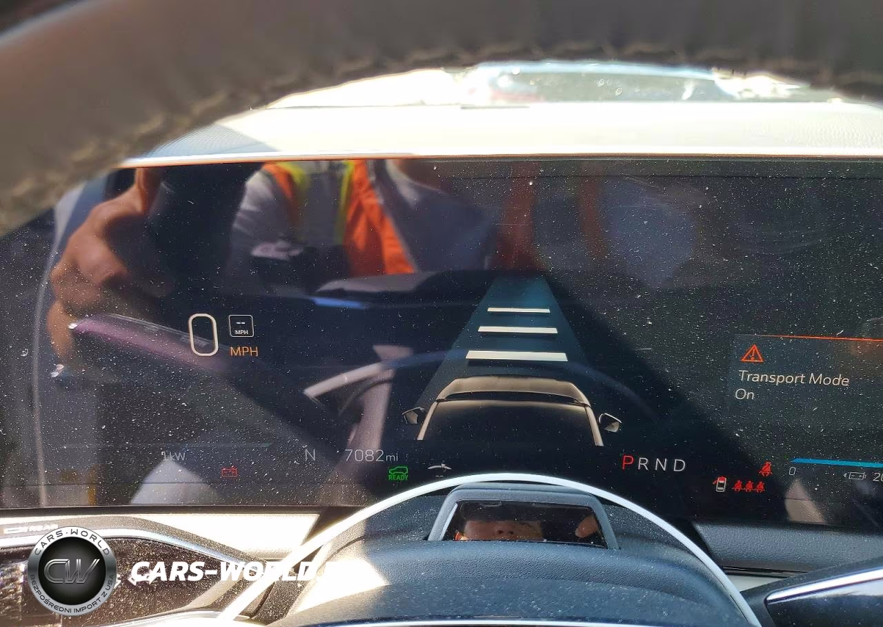 2025 Cadillac Optiq Sport VIN:3GYK3EMR6SS200909 - 9