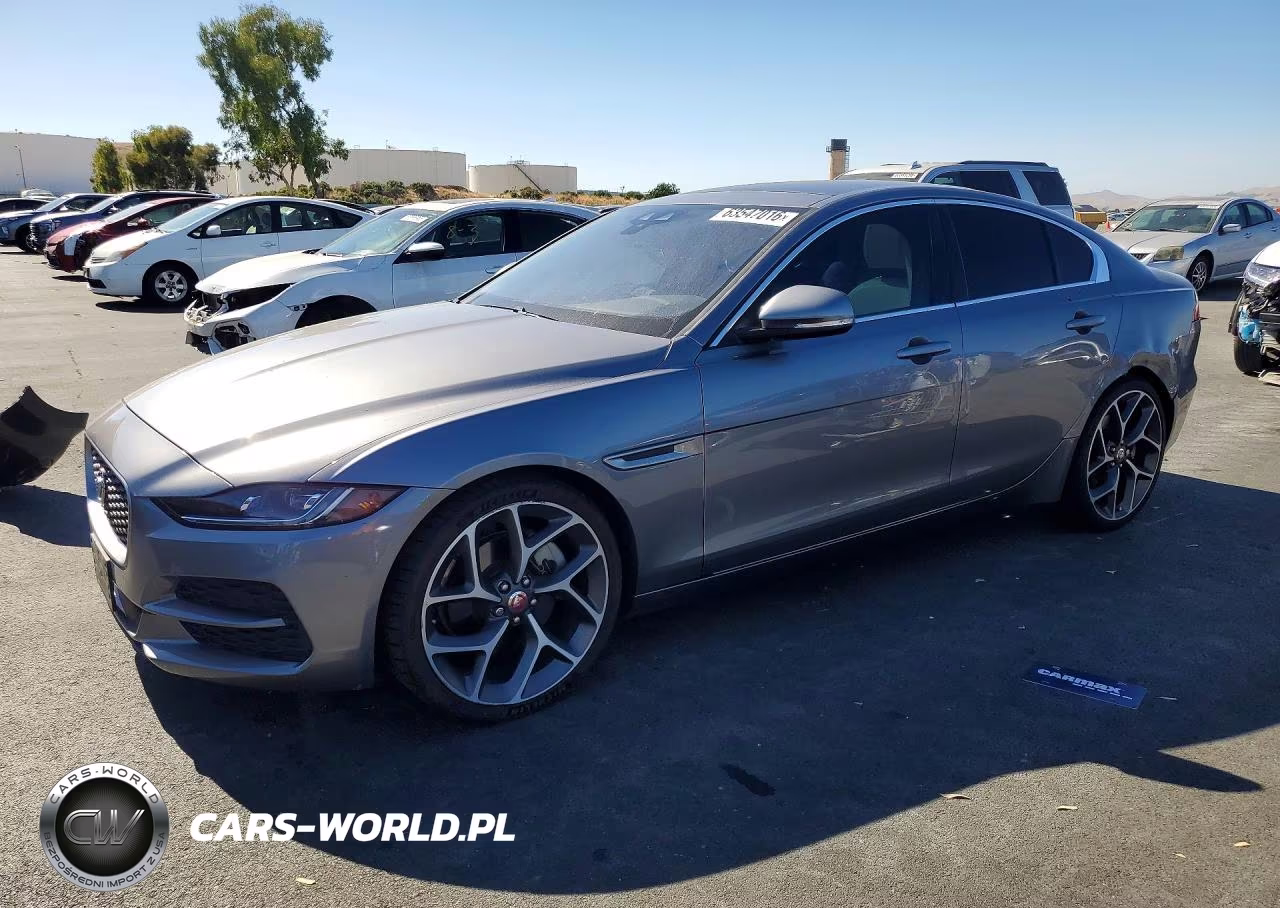 2020 Jaguar Xe S – zdjęcie 1 z 12